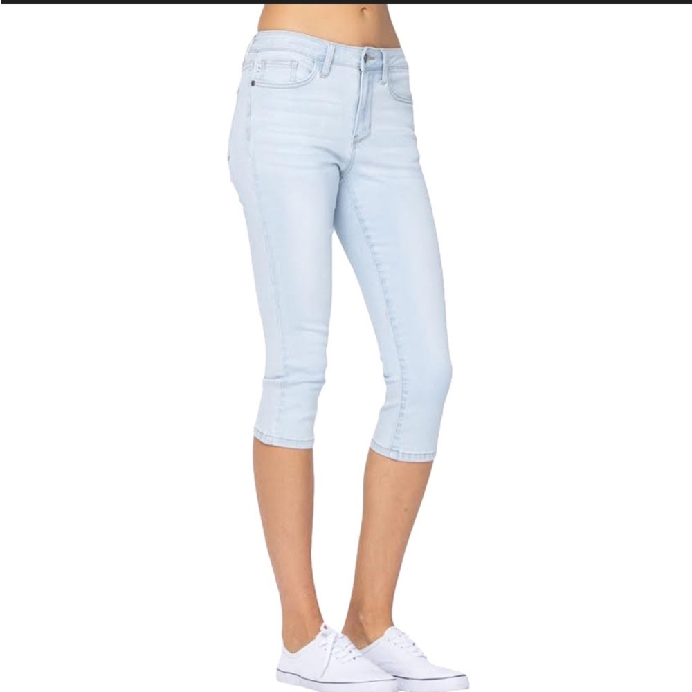 Judy Blue Skinny Fit Capri Jeans Light Wash 31